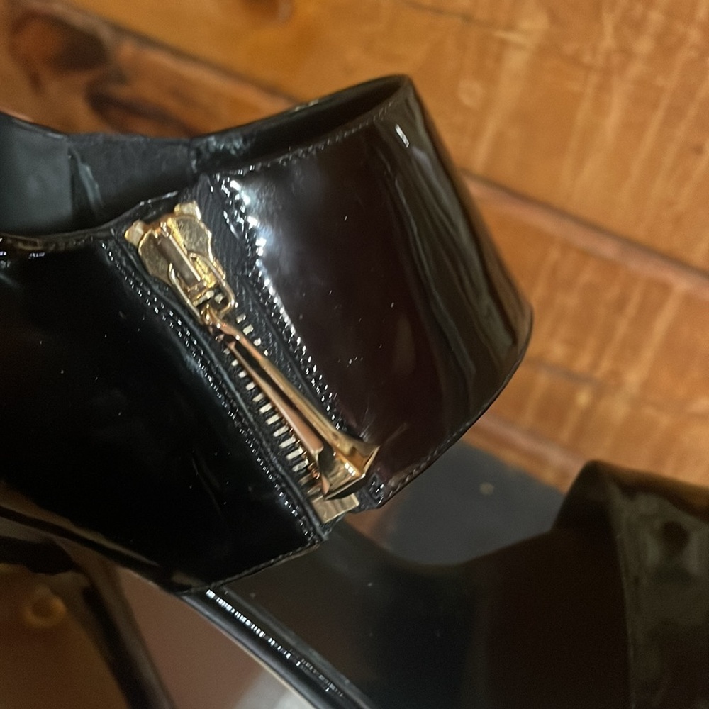 Gucci Black Patent Leather Heels - Picture 8 of 10